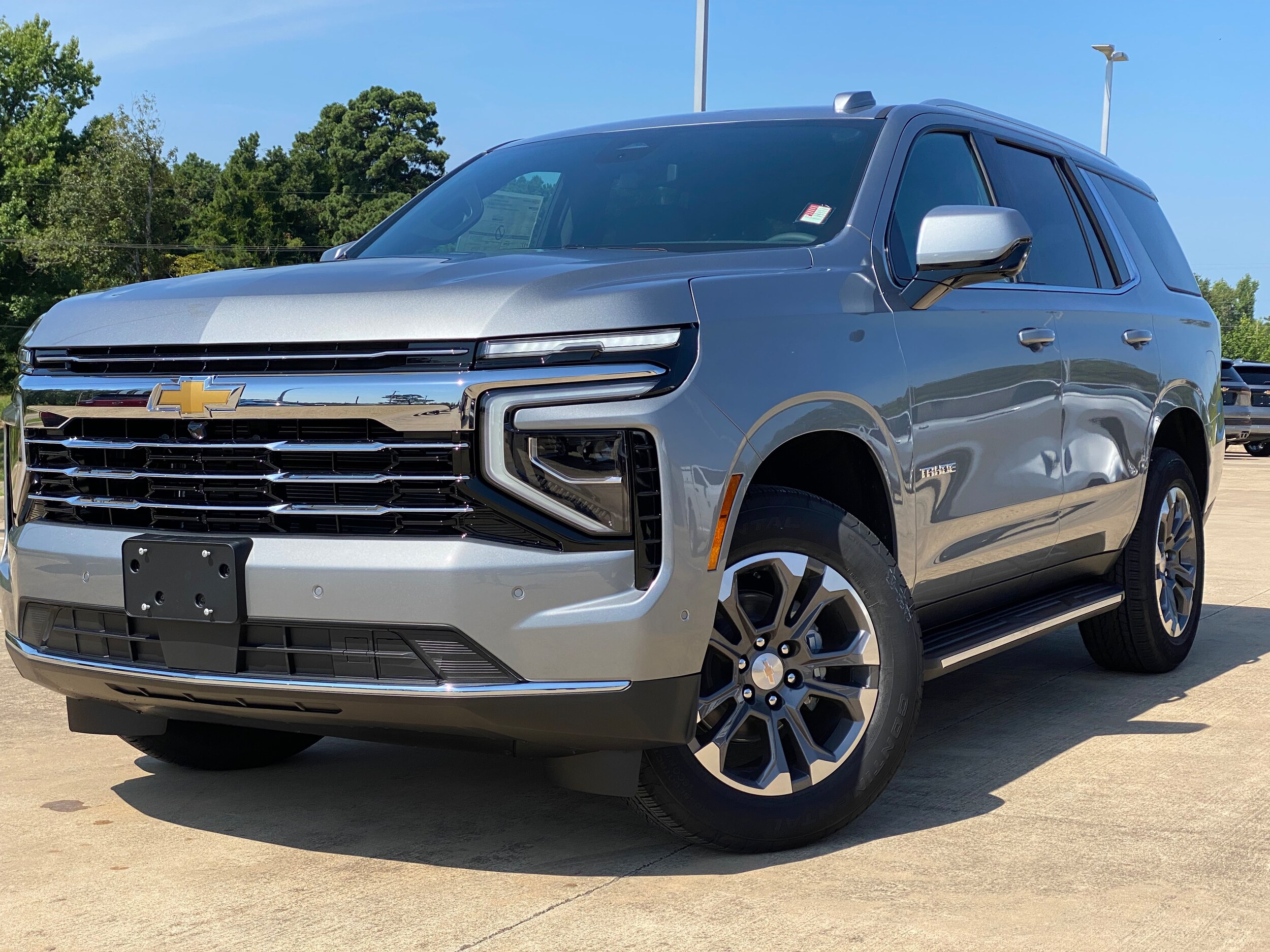 2025 Chevrolet Tahoe LT photo 2