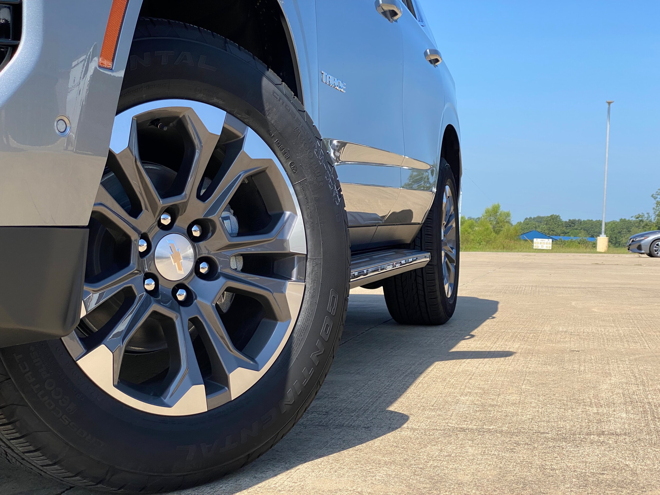 2025 Chevrolet Tahoe LT photo 3