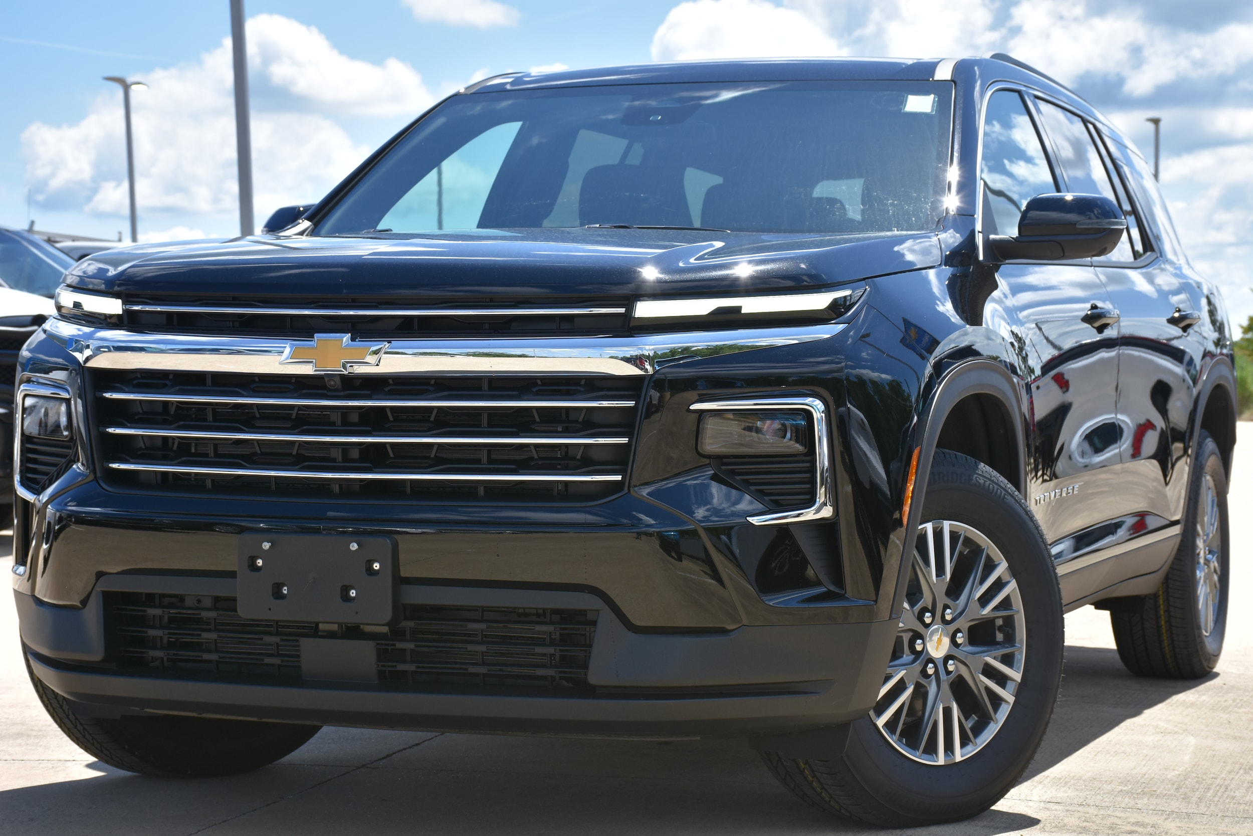 2025 Chevrolet Traverse LT's photo