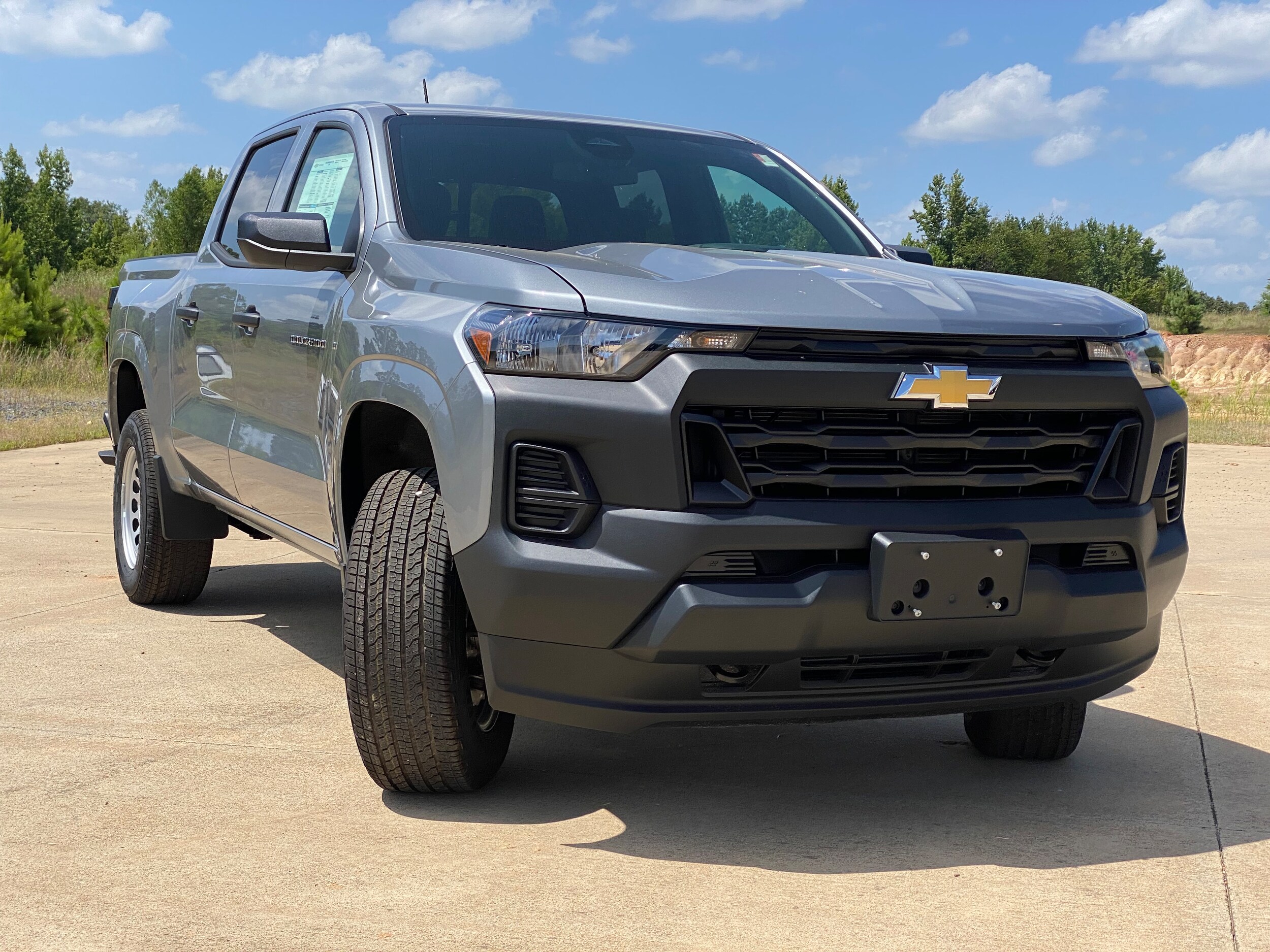 2025 Chevrolet Colorado LT photo 2