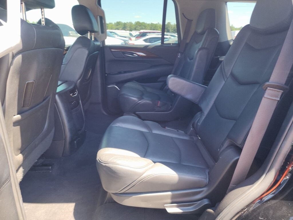 2017 Cadillac Escalade Premium Luxury photo 2