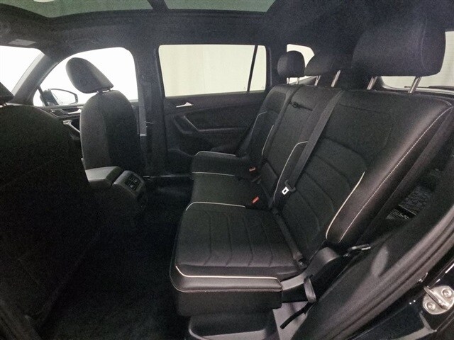 2024 Volkswagen Tiguan SEL R-Line Black photo 3