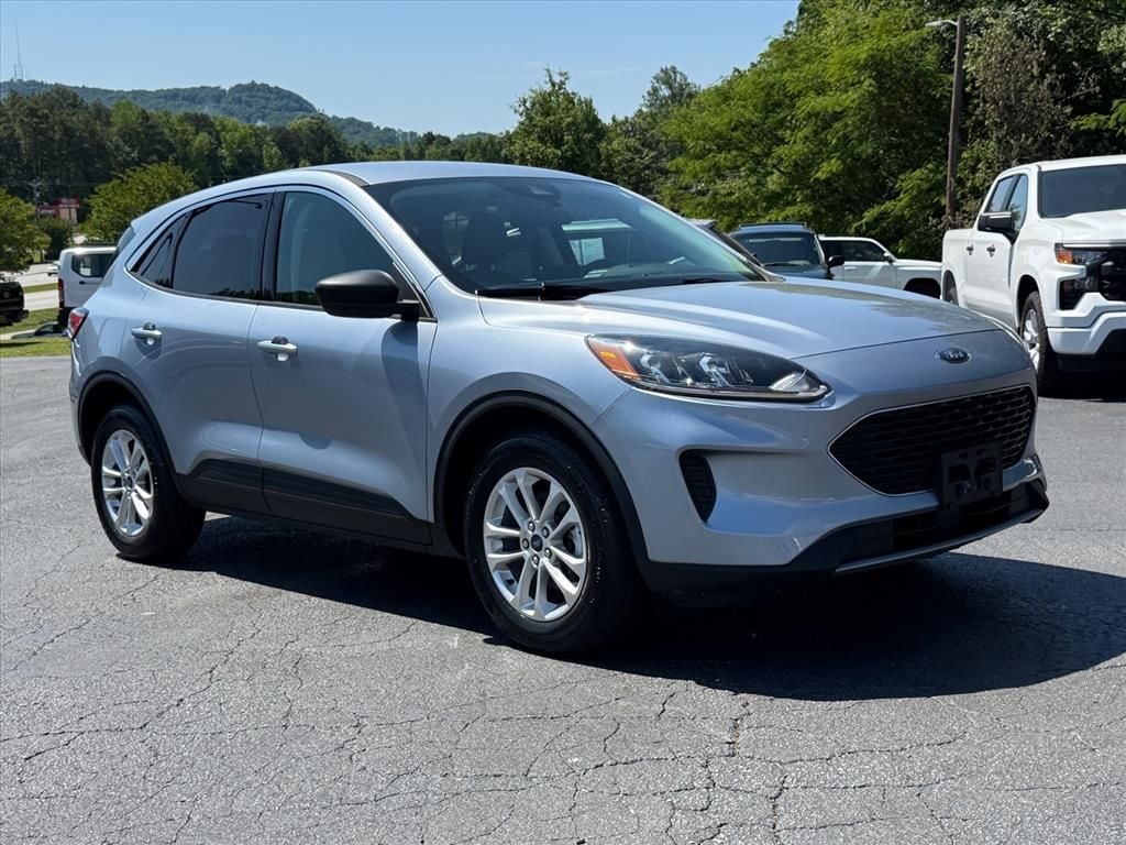 Certified 2022 Ford Escape SE with VIN 1FMCU0BZ7NUB46839 for sale in Travelers Rest, SC