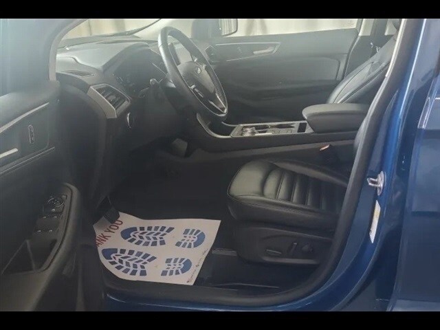 2024 Ford Edge SEL photo 3
