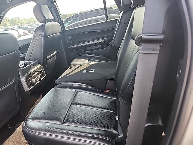 2019 Ford Expedition XLT photo 3