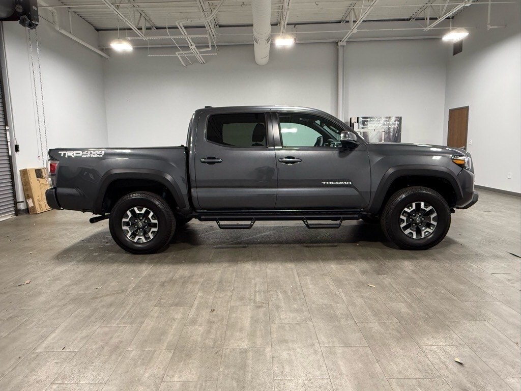 2023 Toyota Tacoma TRD Off-Road Double Cab photo 2