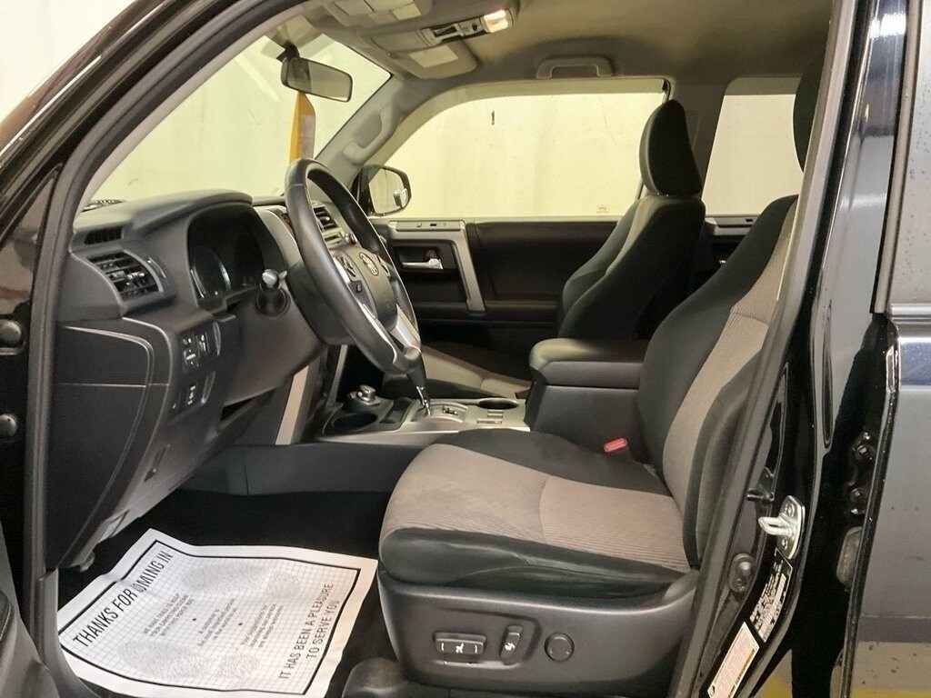 2019 Toyota 4Runner SR5 photo 3