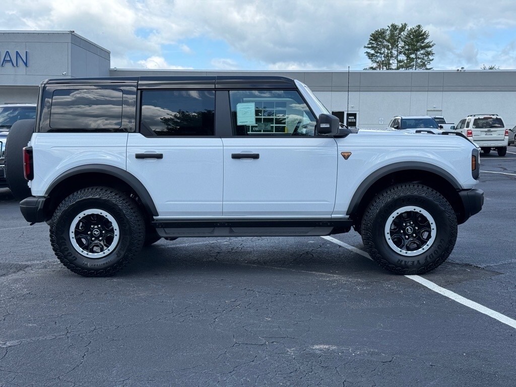 2025 Ford Bronco Badlands photo 3