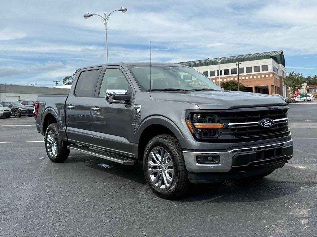 New 2025 Ford F-150 XLT Truck SuperCrew Cab