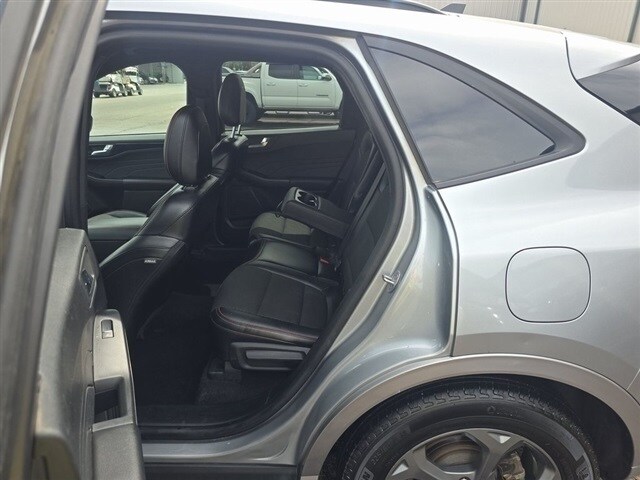 2023 Ford Escape ST-Line photo 4