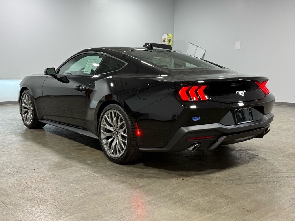 2026 Ford Mustang EcoBoost Premium Fastback - Photo 6