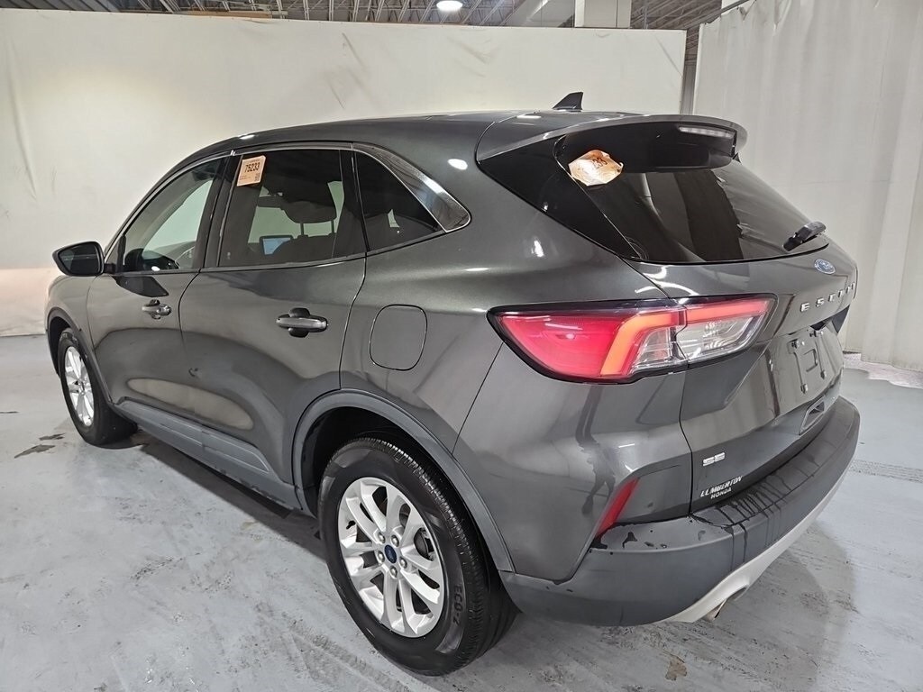2020 Ford Escape SE photo 2
