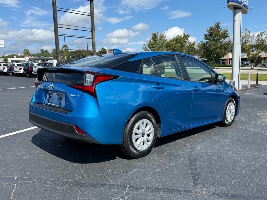 2021 Toyota Prius L photo 4