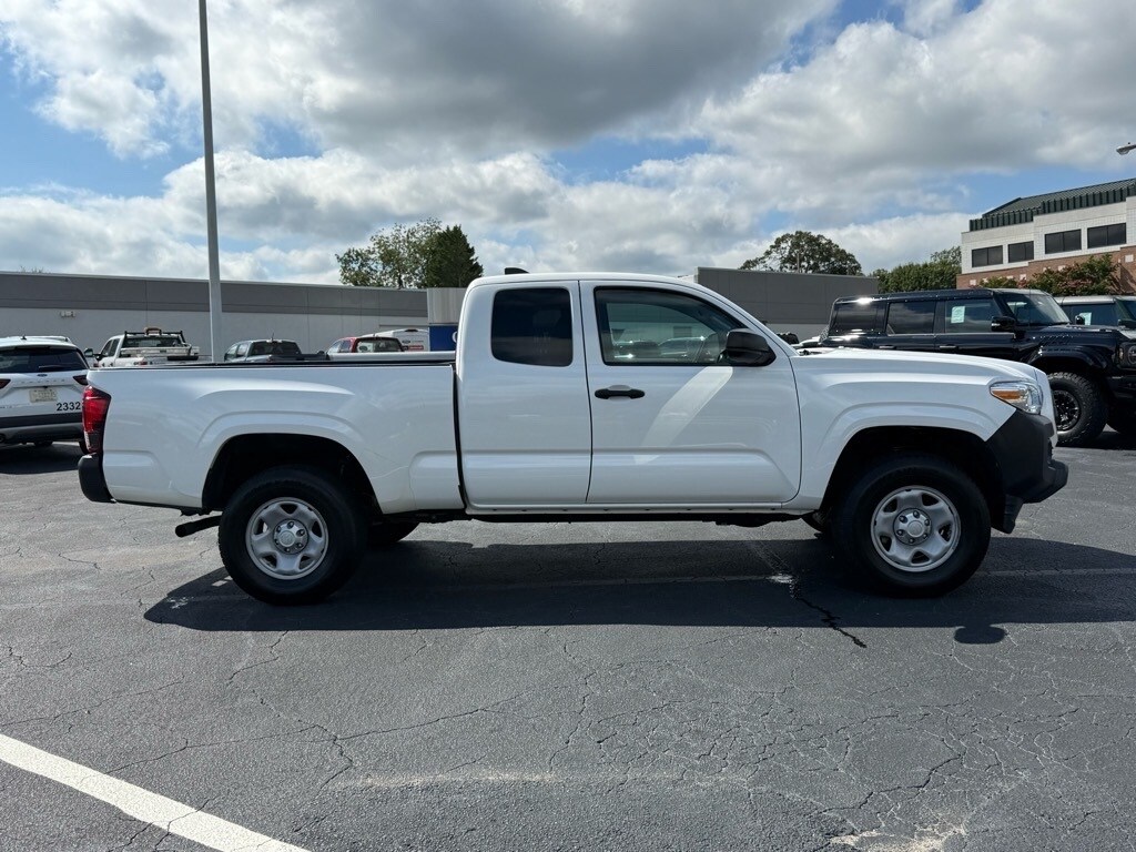 2022 Toyota Tacoma SR5 photo 3
