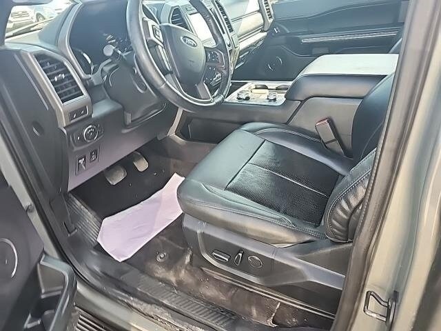 2019 Ford Expedition XLT photo 2