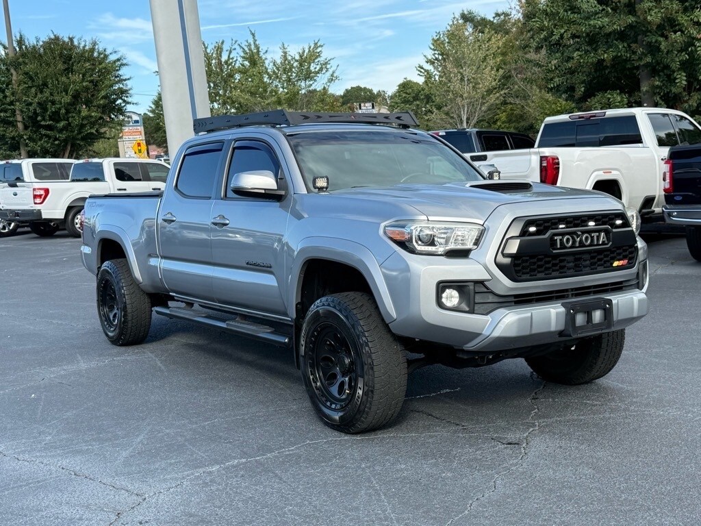 2016 Toyota Tacoma SR5 photo 2