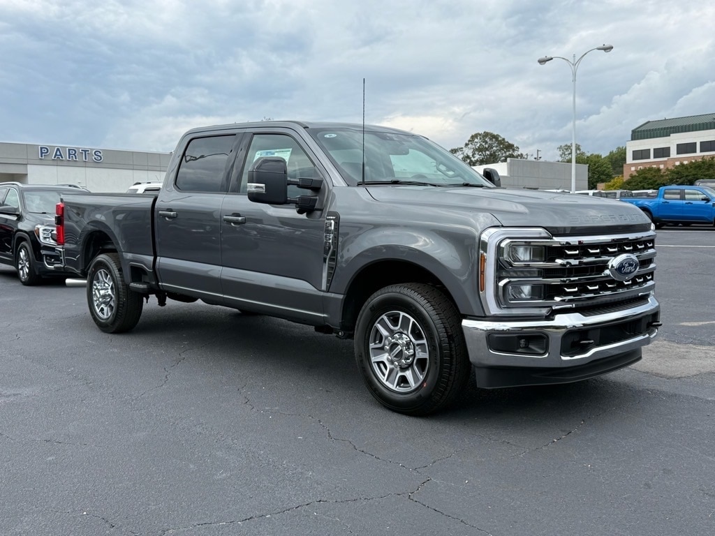 New 2026 Ford F-350 Lariat Truck Crew Cab