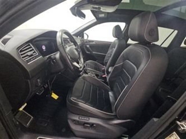 2024 Volkswagen Tiguan SEL R-Line Black photo 2