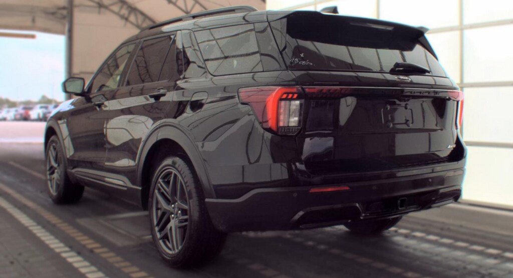 Used 2025 Ford Explorer ST-Line SUV