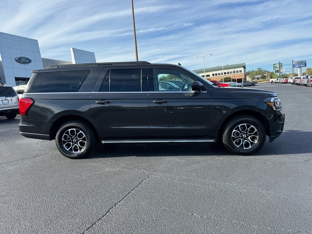 2023 Ford Expedition MAX XLT photo 2