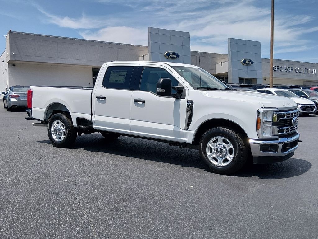 New 2026 Ford F-350 XLT Truck Crew Cab
