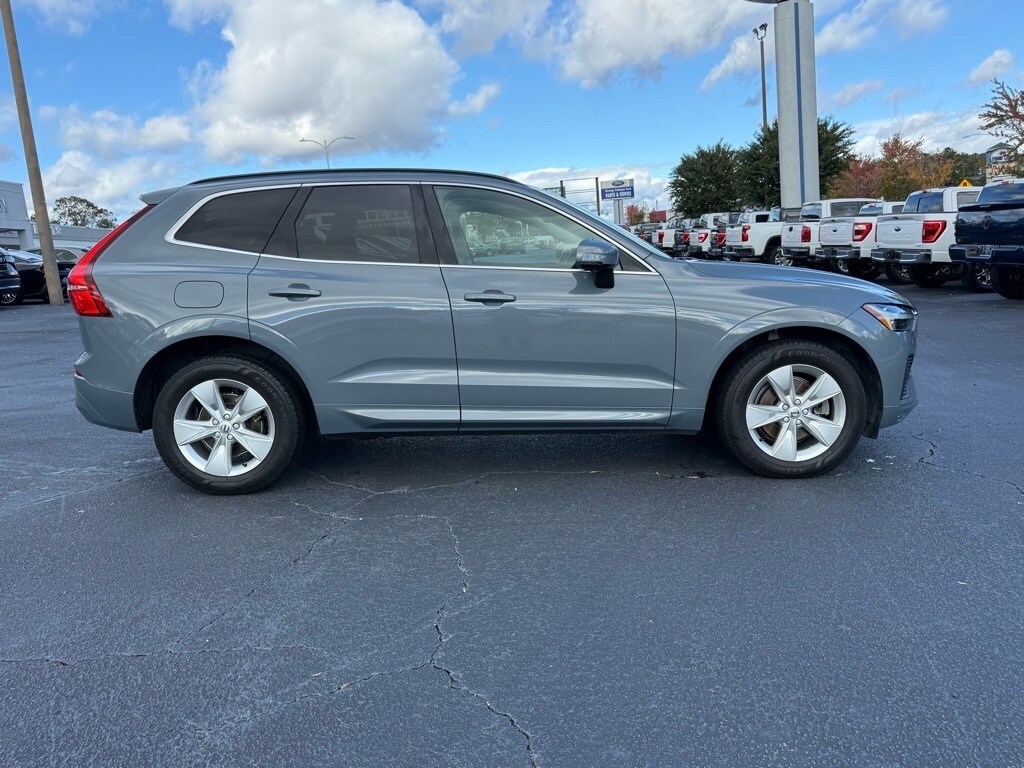 Certified 2022 Volvo XC60 B5 Momentum SUV