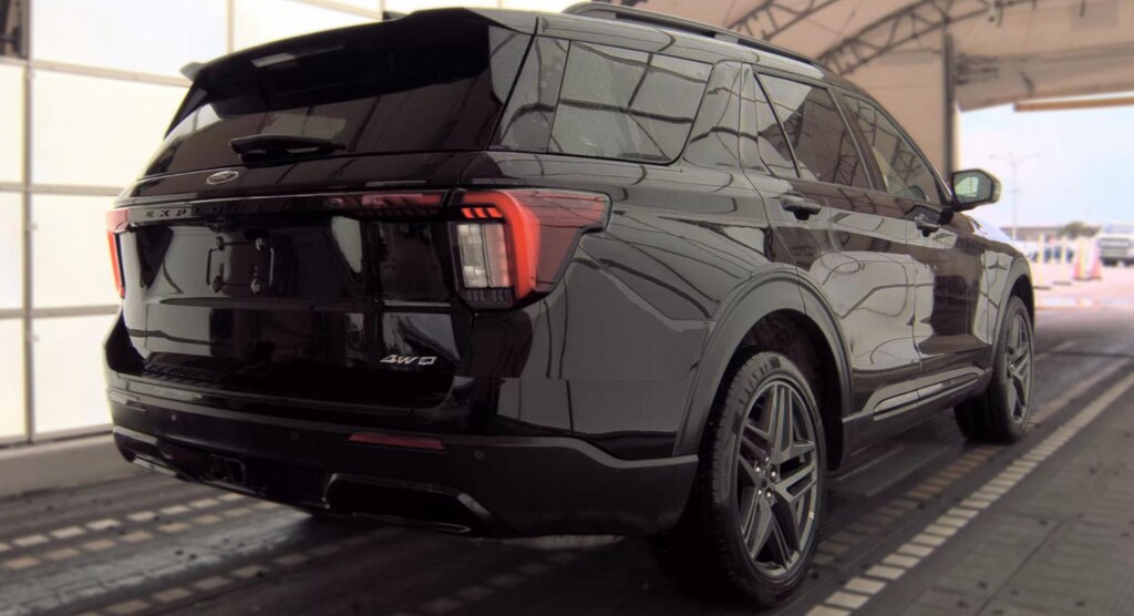 Used 2025 Ford Explorer ST-Line SUV