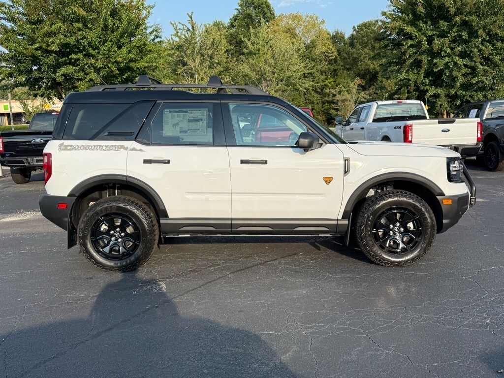 2025 Ford Bronco Sport Badlands photo 3