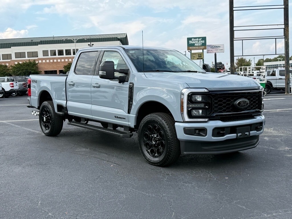 2026 Ford F-250 Lariat photo 2