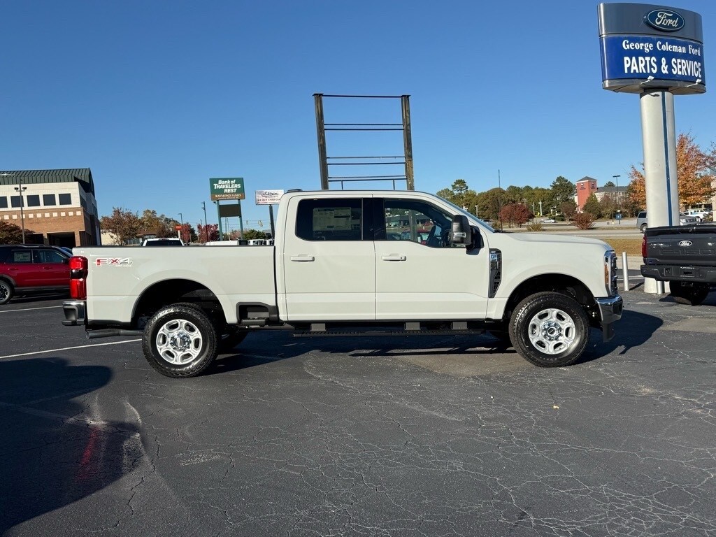 2026 Ford F-250 XLT photo 3