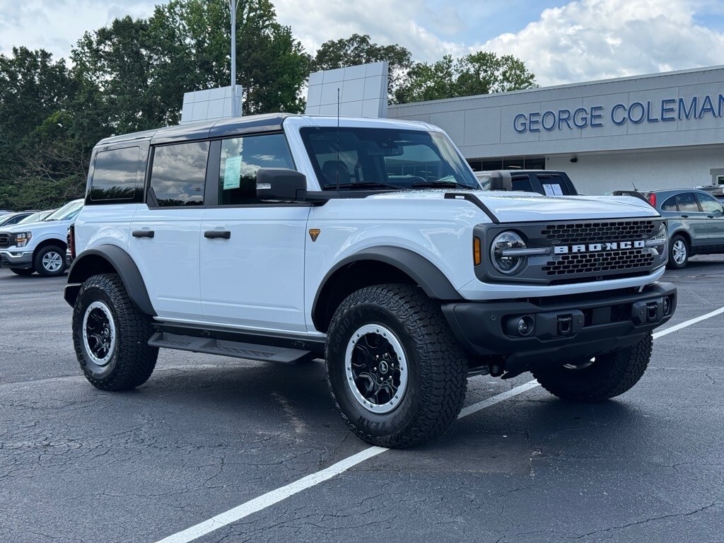 2025 Ford Bronco Badlands photo 2