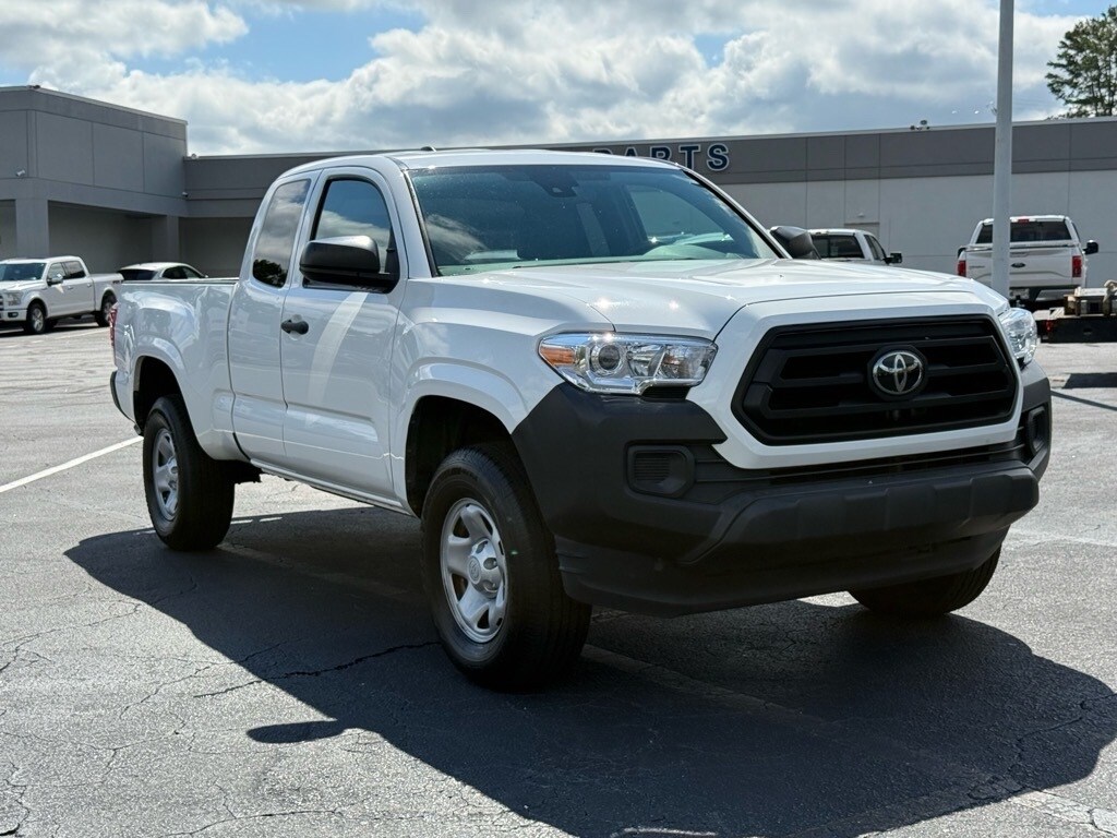2022 Toyota Tacoma SR5 photo 2