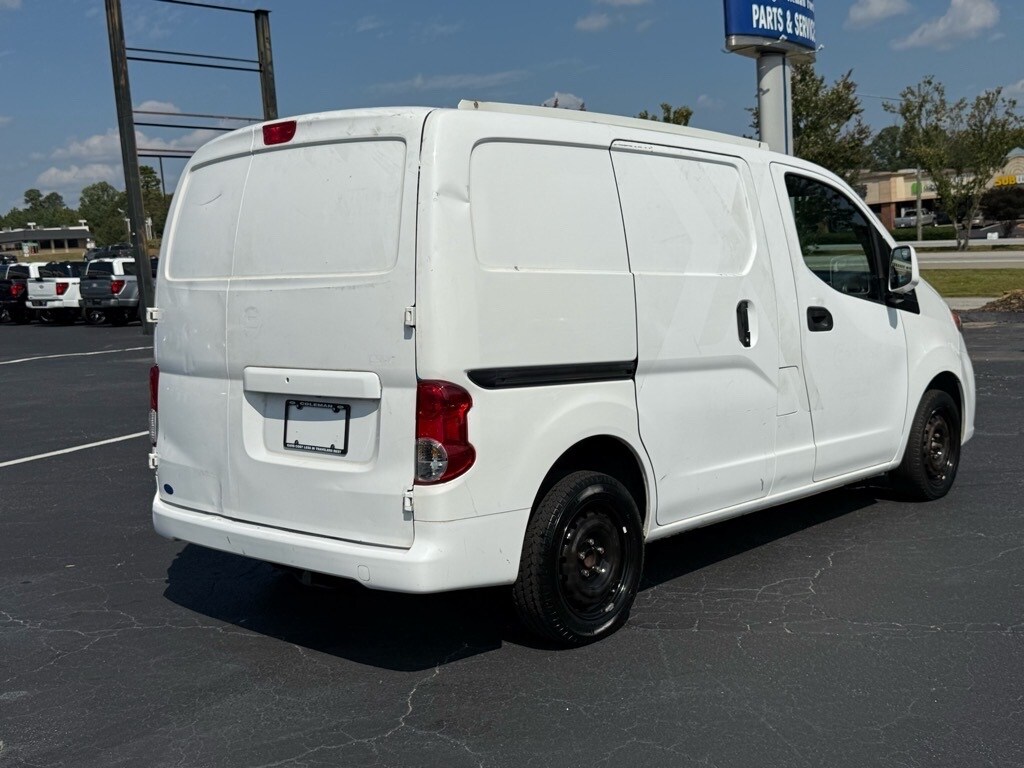 2017 Nissan NV200 SV photo 2