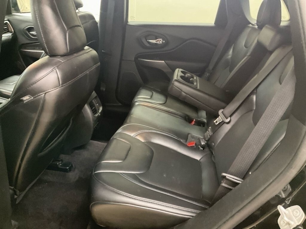 2019 Jeep Cherokee Latitude photo 2