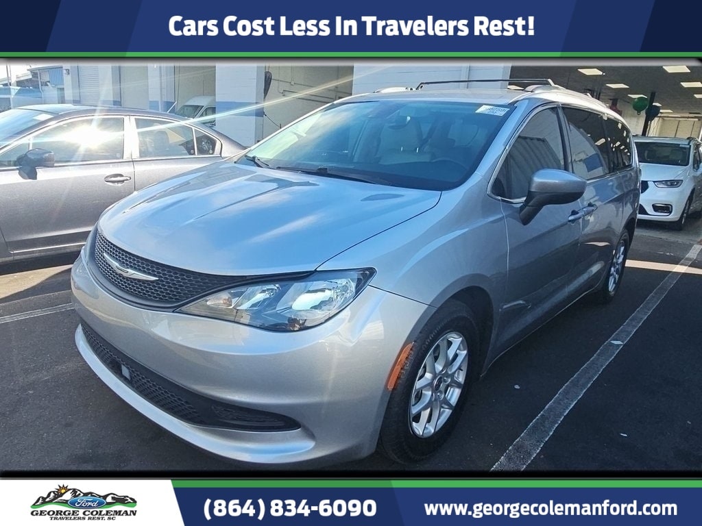 2021 Chrysler Voyager's photo