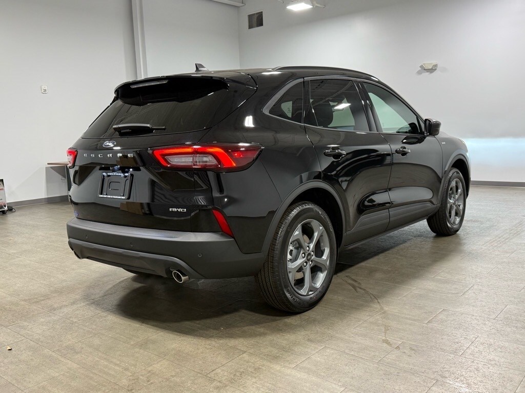 2026 Ford Escape ST-Line photo 3