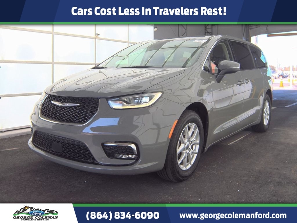 2023 Chrysler Pacifica Touring L's photo