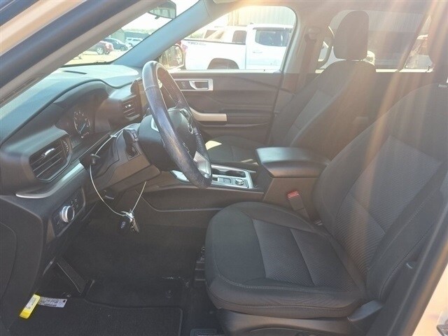 2022 Ford Explorer XLT photo 2