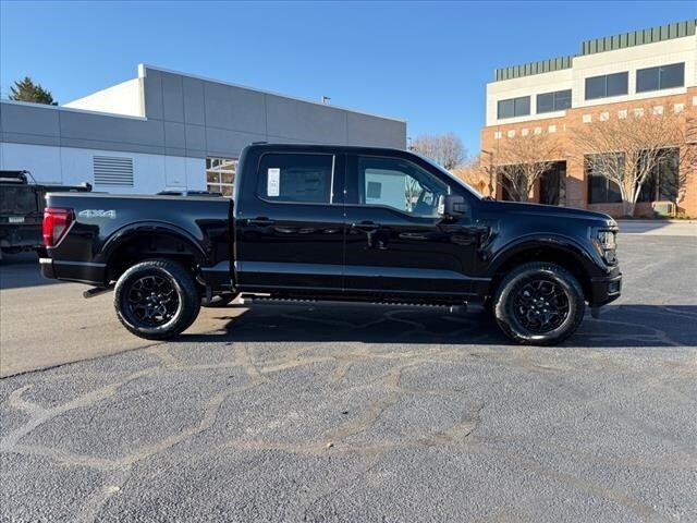 2025 Ford F-150 XLT photo 2