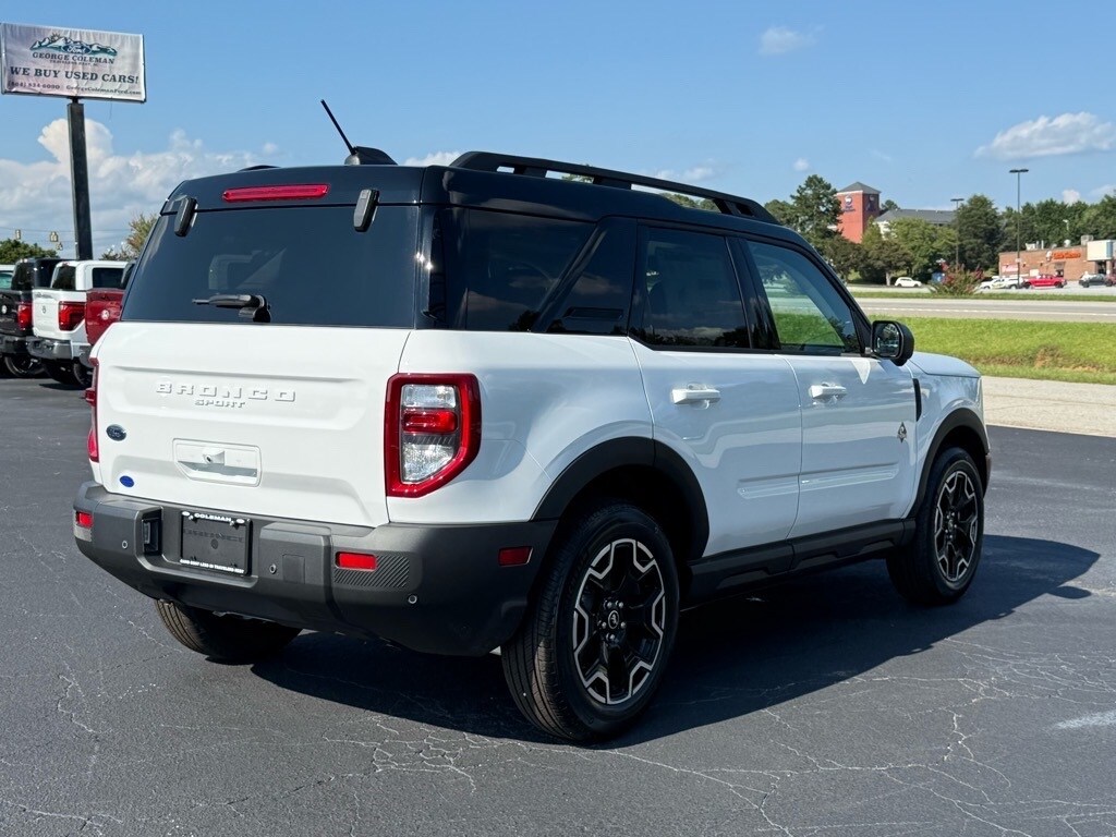 2025 Ford Bronco Sport Outer Banks photo 2