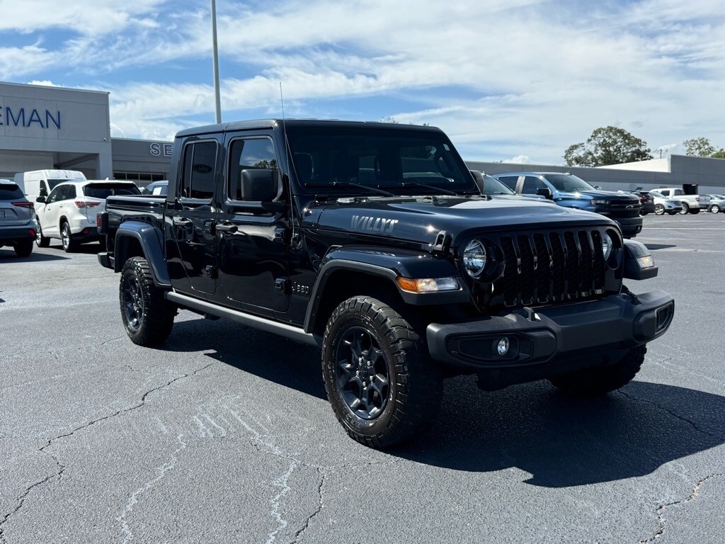 2023 Jeep Gladiator Willys photo 2