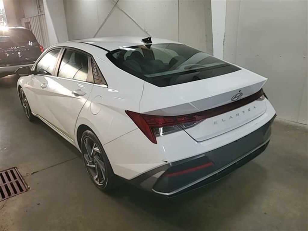 Certified 2025 Hyundai Elantra SEL Convenience Sedan