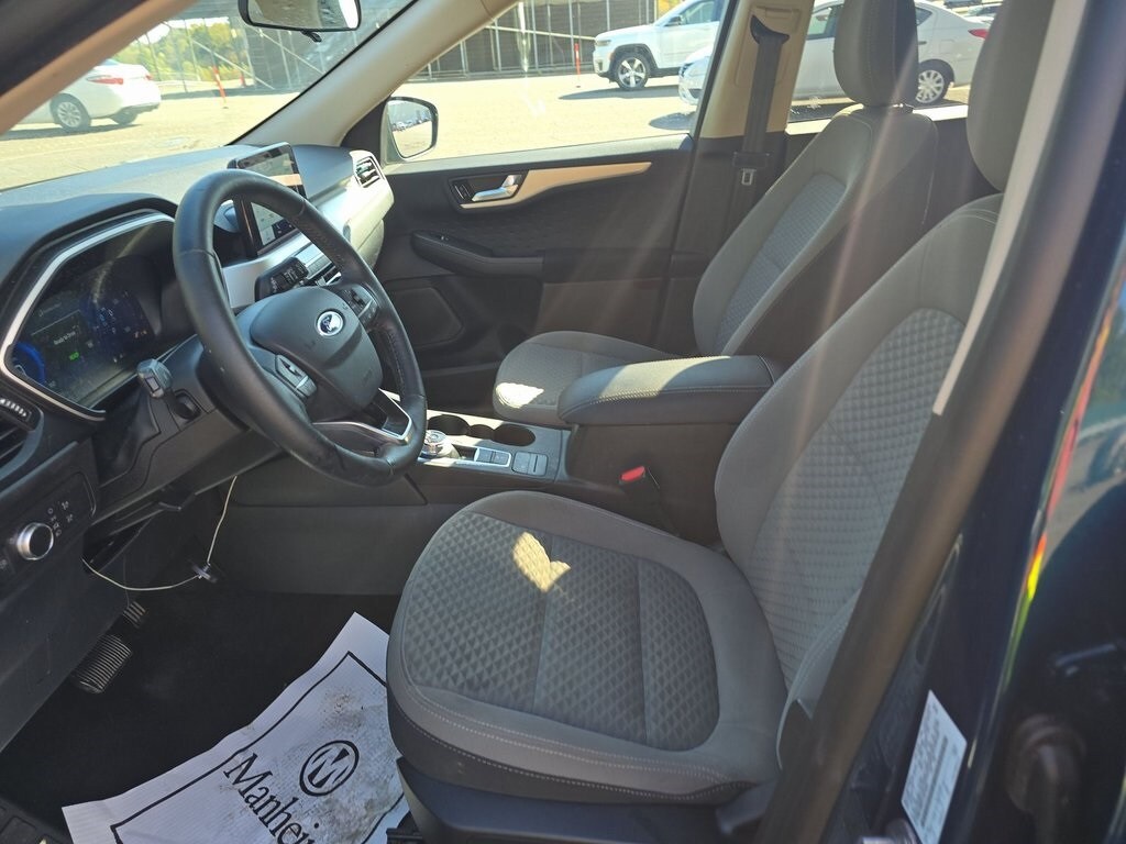 2020 Ford Escape SE photo 2