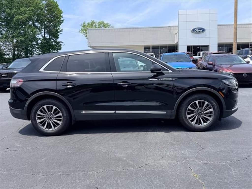 Used 2023 Lincoln Nautilus Reserve SUV