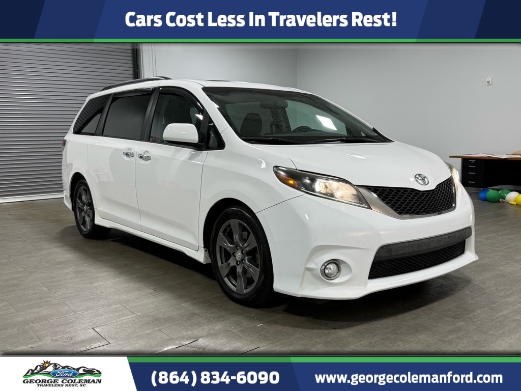 2017 Toyota Sienna SE's photo