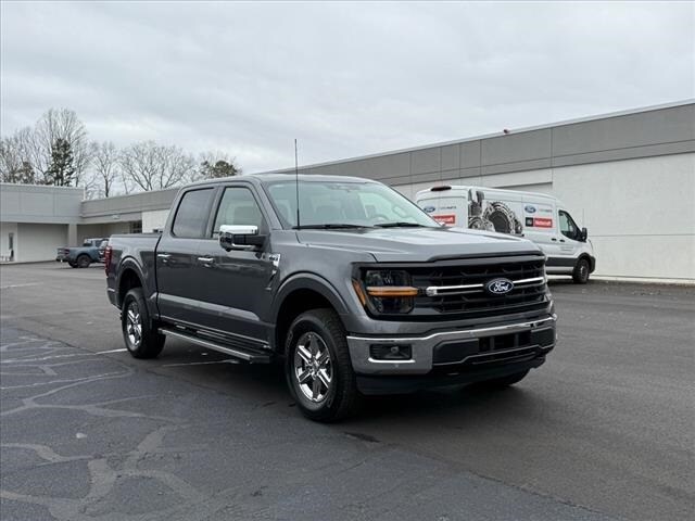 2025 Ford F-150 XLT photo 2