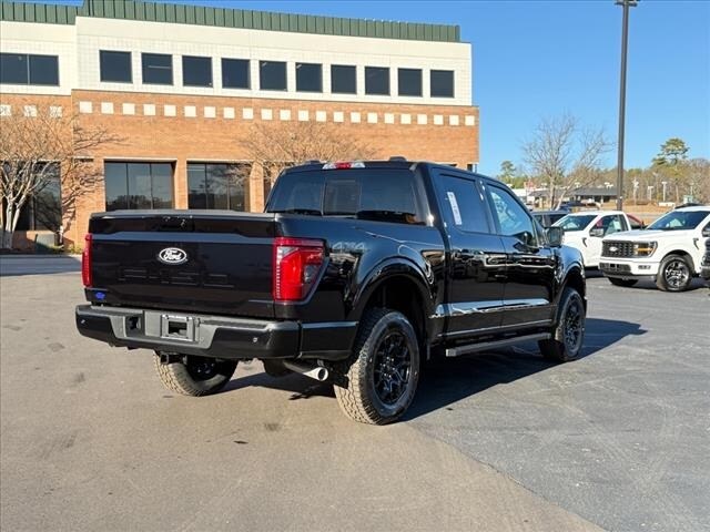 2025 Ford F-150 XLT photo 3