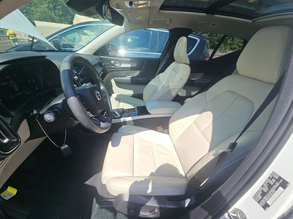 Certified 2023 Volvo XC40 Ultimate SUV