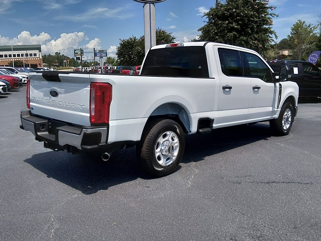 New 2026 Ford F-350 XLT Truck Crew Cab