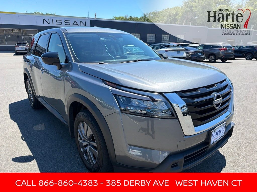 Used 2024 Nissan Pathfinder S SUV